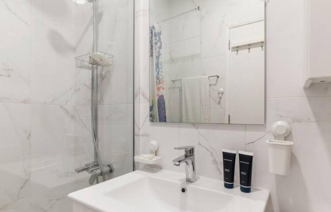 Beautiful 1 Bedroom Apartment Near Benfica Lisboa Eksteriør billede