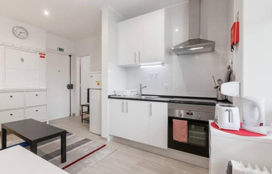 Beautiful 1 Bedroom Apartment Near Benfica Lisboa Eksteriør billede