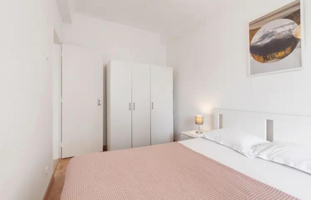 Beautiful 1 Bedroom Apartment Near Benfica Lisboa Eksteriør billede