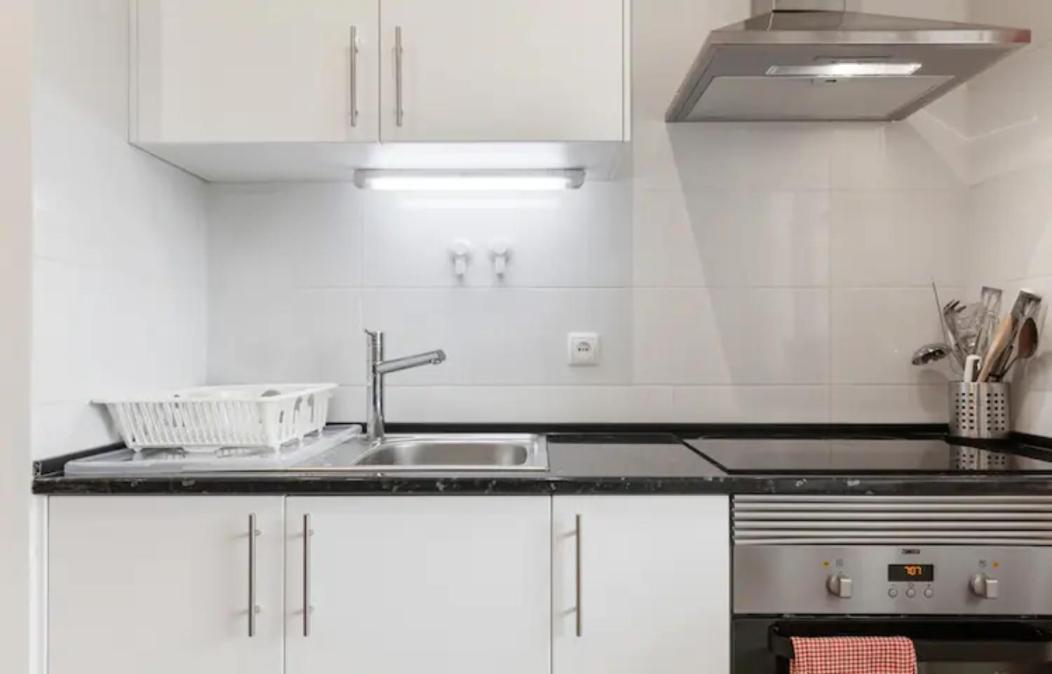 Beautiful 1 Bedroom Apartment Near Benfica Lisboa Eksteriør billede