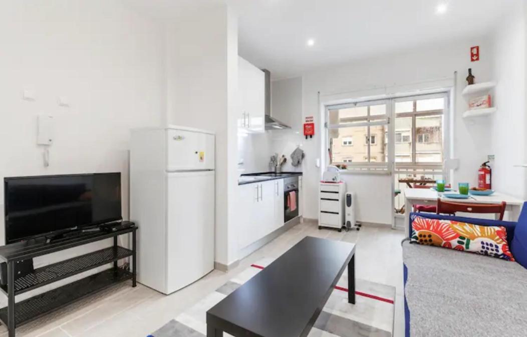 Beautiful 1 Bedroom Apartment Near Benfica Lisboa Eksteriør billede